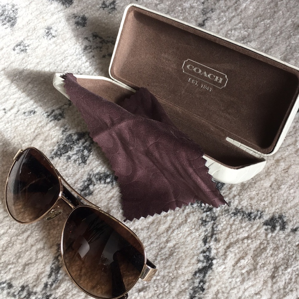 NWOT Super cute coach sunglasses